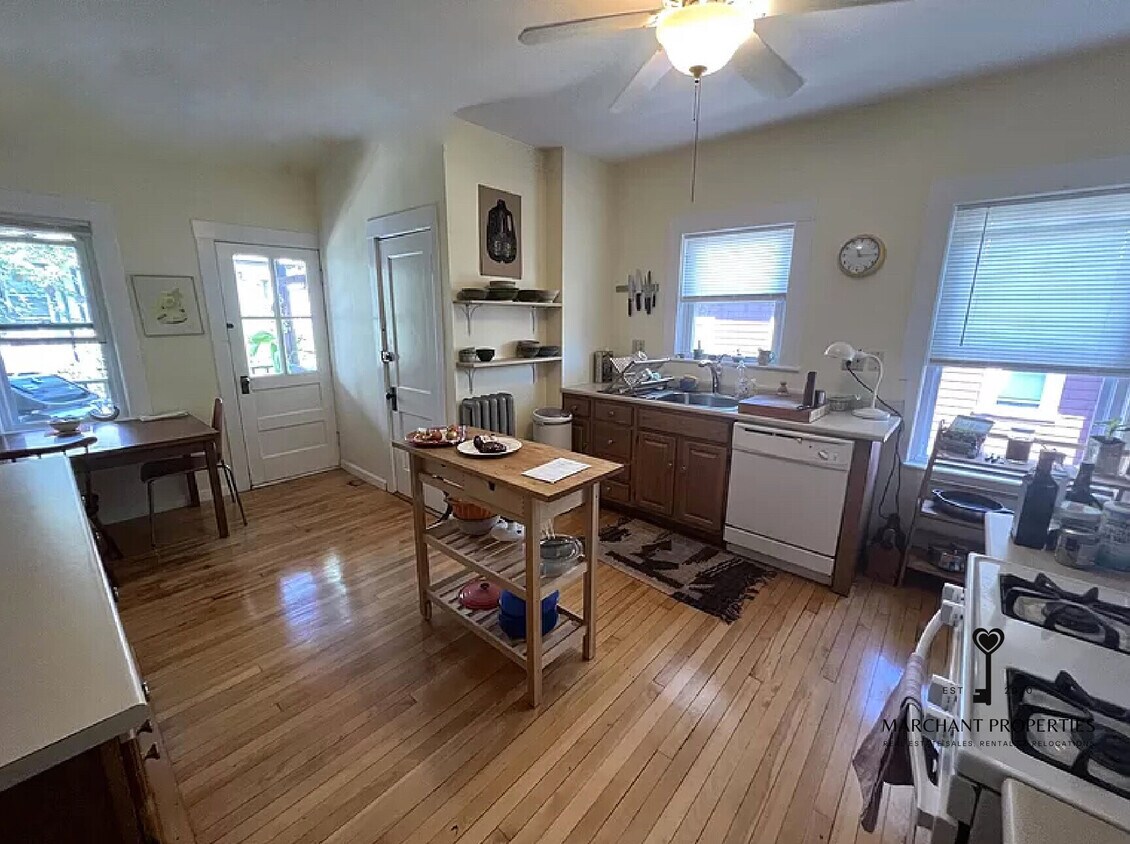 191 Maplewood St Unit 191, Watertown, MA 02472 Apartments in