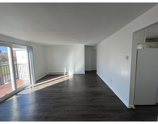 Building Photo - 31 Beach Rd