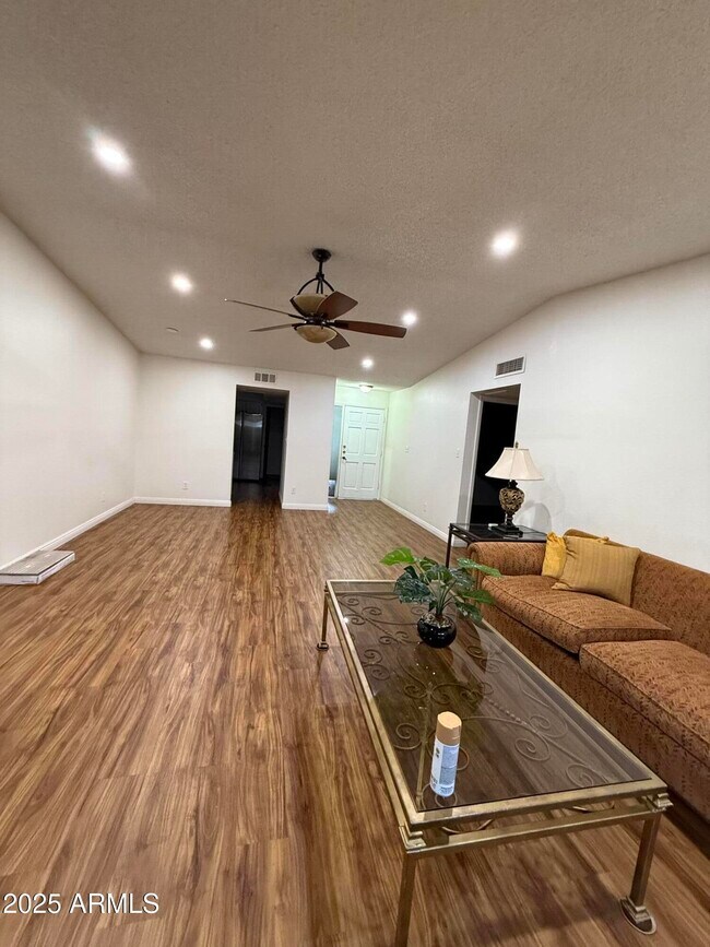 Foto del edificio - 3033 N 37th St