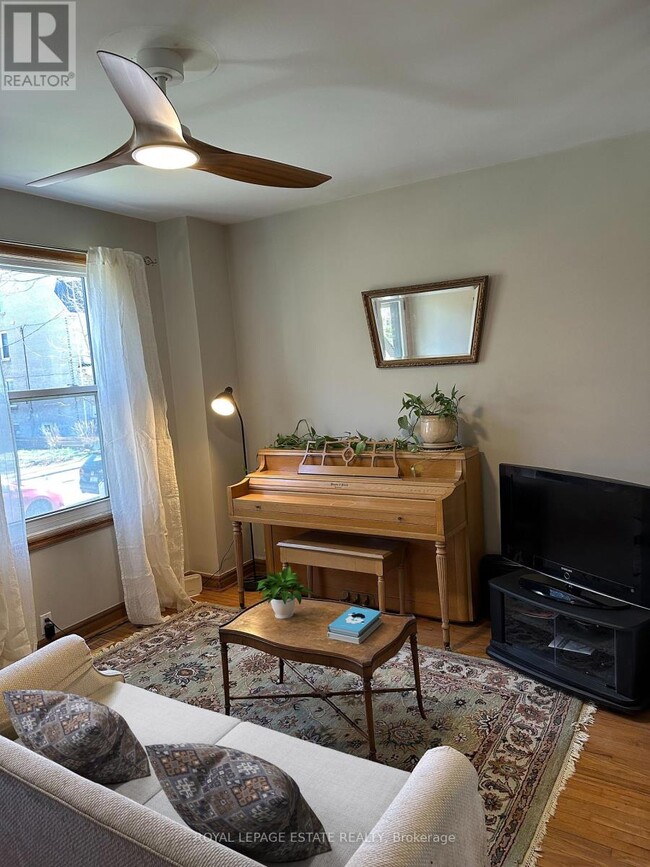 Building Photo - 14 Cassels Ave