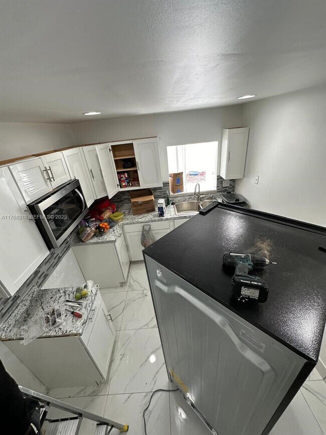Foto del edificio - 700 SW 80th Terrace