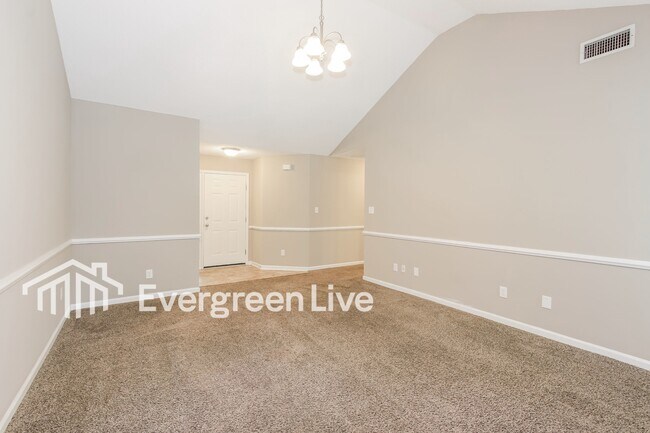 Foto del edificio - 4132 Burning Tree Ln