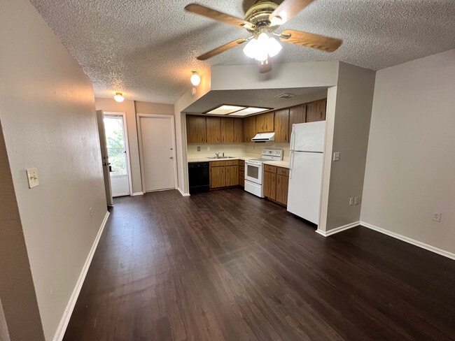 Building Photo - 4330 Tartan Ave