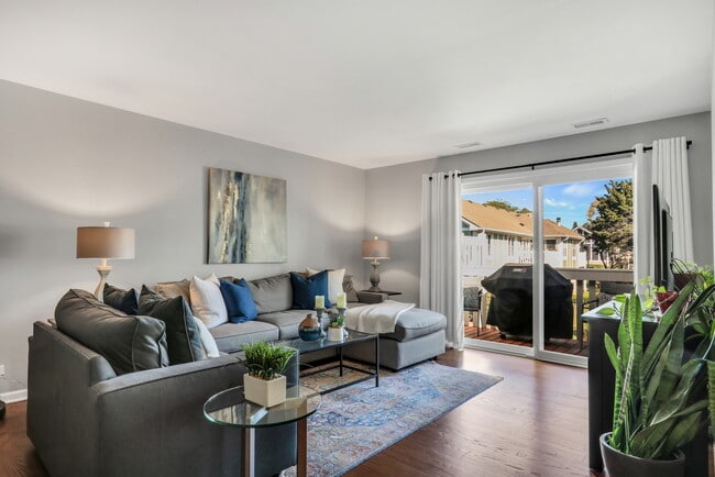 Building Photo - 215 Coventry Cir