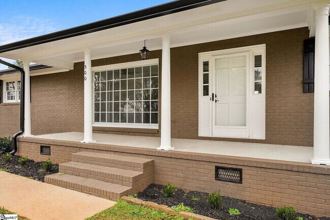 Building Photo - 300 Woodlake Rd