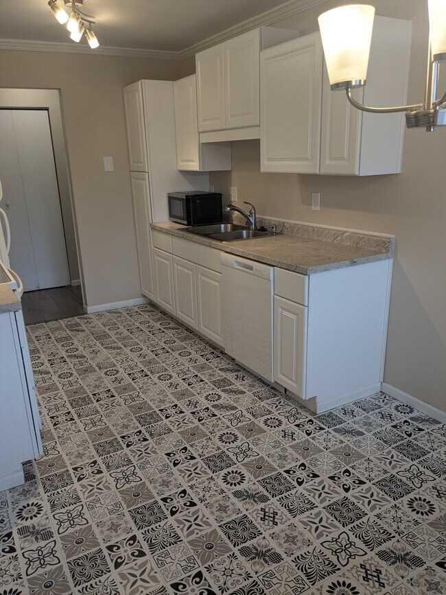 Fregadero de cocina - 5350 Camelot Dr