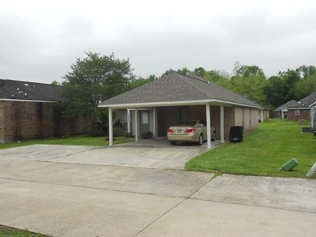 Foto del edificio - 1317 Harwich Dr