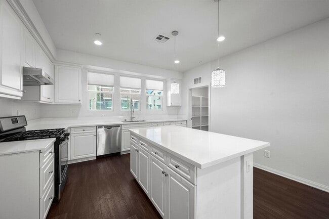 Building Photo - 8887 Orangethorpe Ave