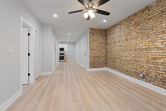 Building Photo - 1649 W Jonquil Terrace