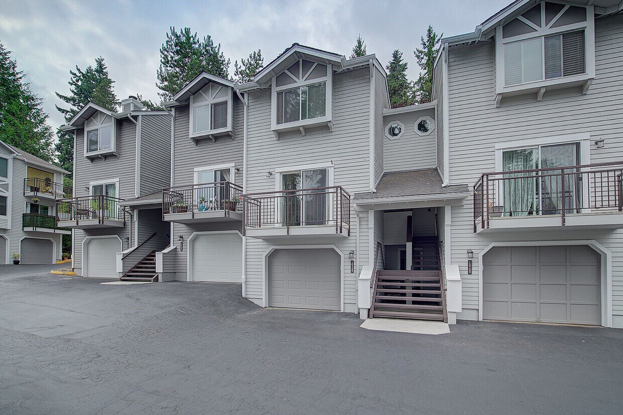 Foto principal - 2bd/2.5ba Woodinville Townhome