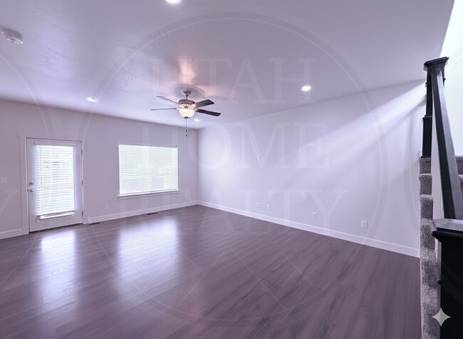 Foto del edificio - 441 E 260 N