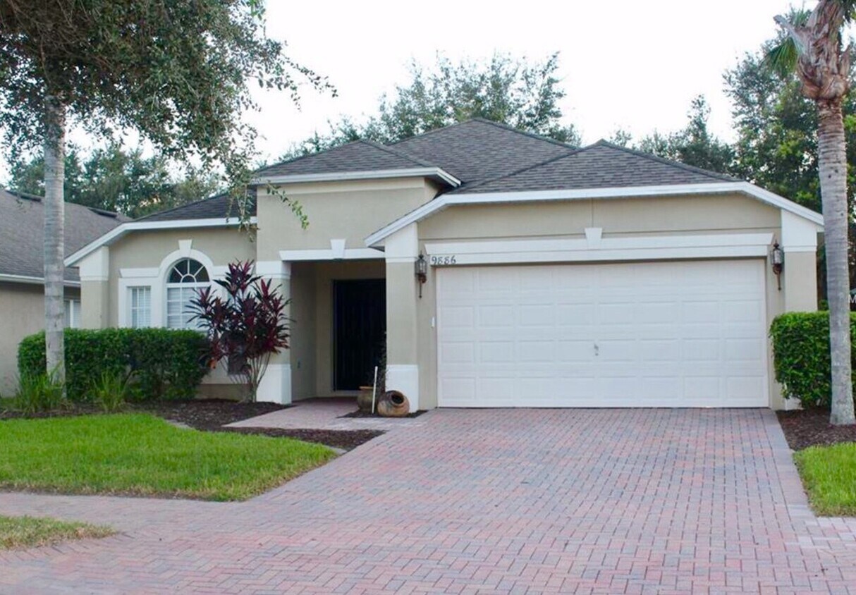 Foto principal - Beautifully Updated 4/3, Gated Community, ...
