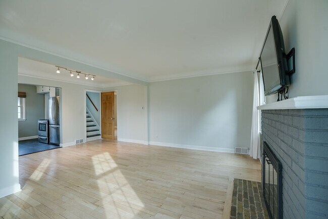 Foto del edificio - 3748 Perry Ave N