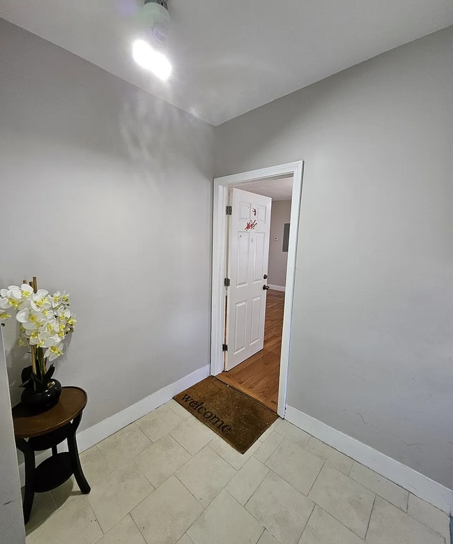 Foto del edificio - 6 Pilgrim Rd