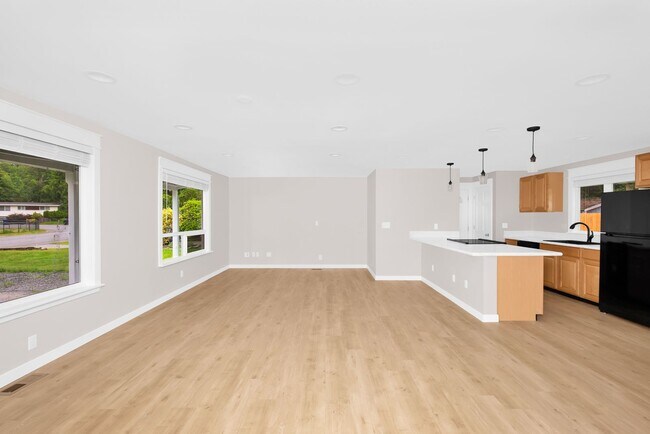 Building Photo - 3 Bedroom Rambler in Union Hill