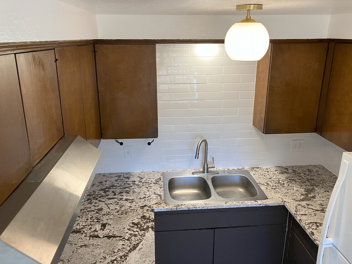 Foto principal - 1501 E 16th St