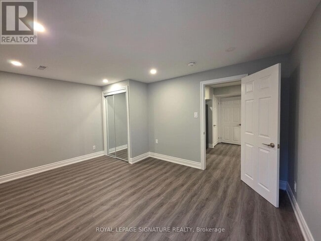 Building Photo - 901 Minchin Way