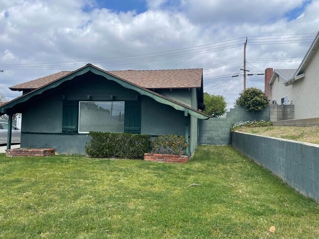 Building Photo - 2240 Electra Ave