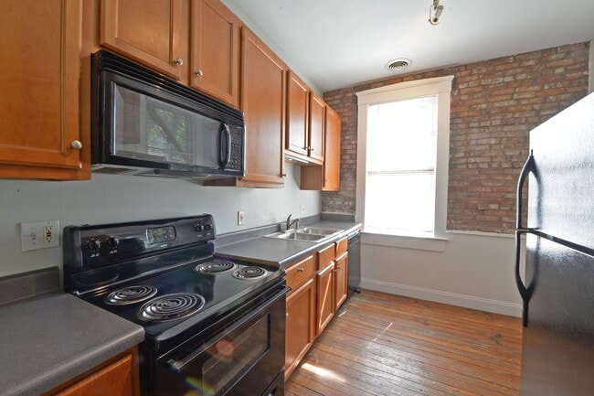 Building Photo - 2406 S 13th St