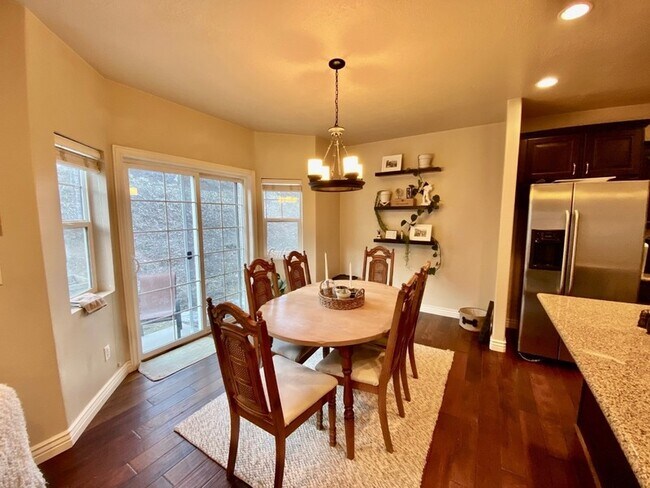 Foto del edificio - 14772 Deer Park Ln