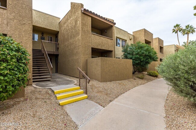 Foto del edificio - 5877 N Granite Reef Rd