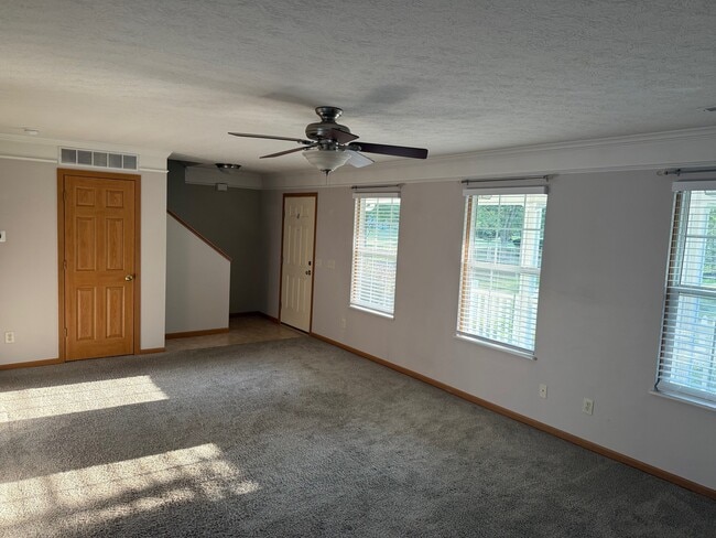 Living Room - 6186 New Albany Rd W