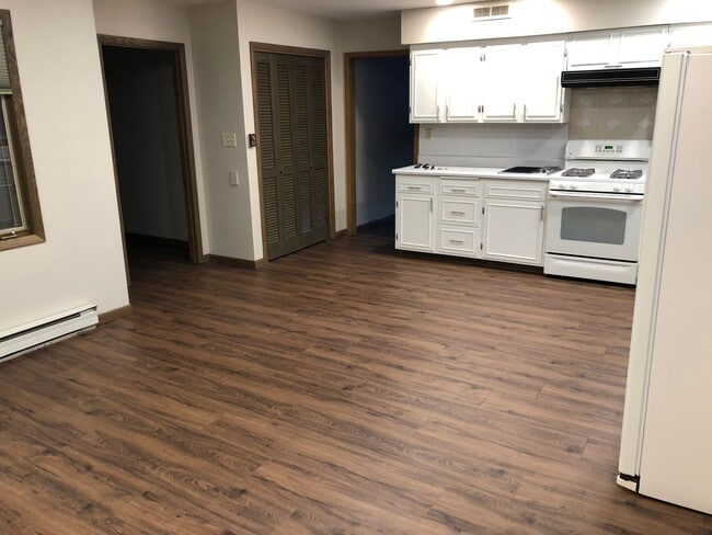 Building Photo - Recently Renovated 3-bedroom Home near Monk Botanical Gardens