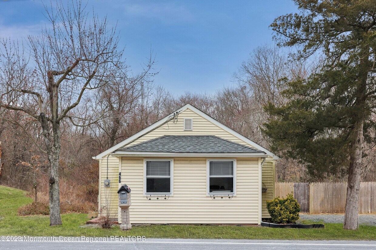 Primary Photo - 466 Stagecoach Rd