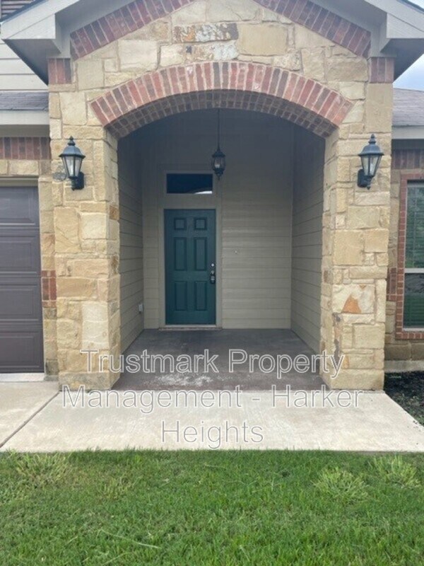 Building Photo - 8121 Iron Gate Dr