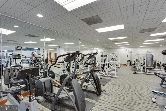 Foto del edificio - 307 Yoakum Pkwy