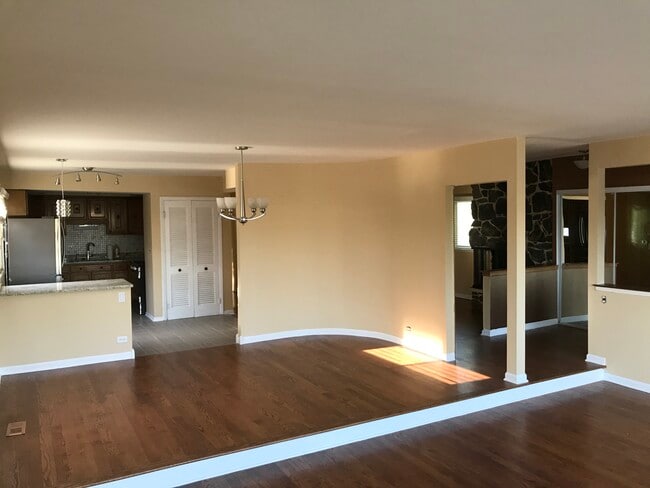 Building Photo - 4832 Old Orchard Rd