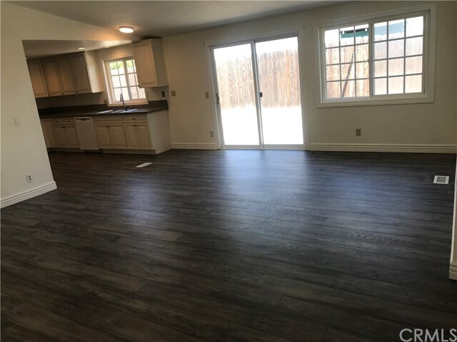 Foto del edificio - 5715 Greenbriar Dr