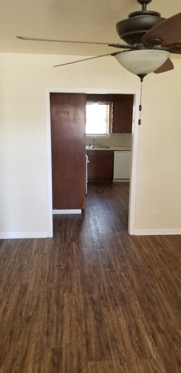 1011 W Beverly Loop, TX 76354 House Rental in TX