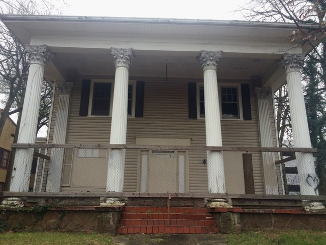 Building Photo - 1107 Ponce de Leon Ave NE