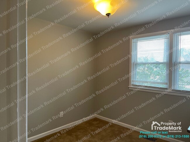 Building Photo - Charming 3-Bedroom Home in a Quiet Area!
