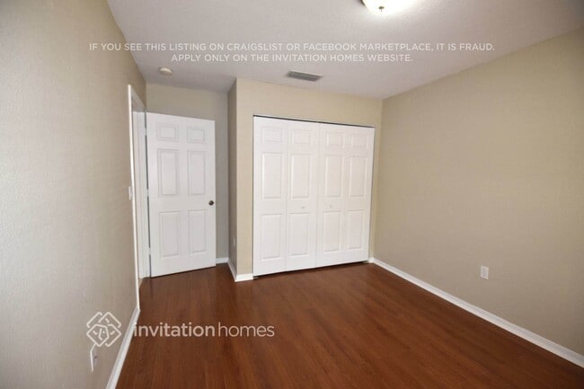 Foto del edificio - 16887 Crestview Ln