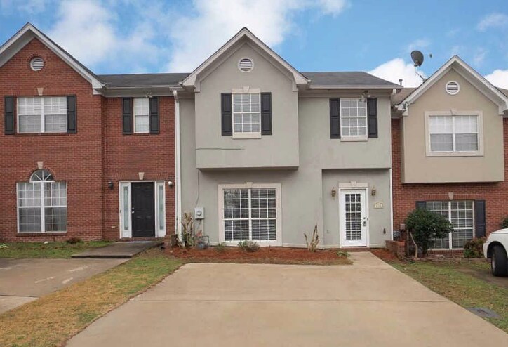 Foto principal - 730 3rd St NE