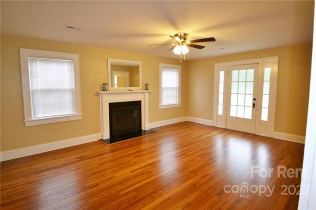 Building Photo - 3360 Highland Ave NE