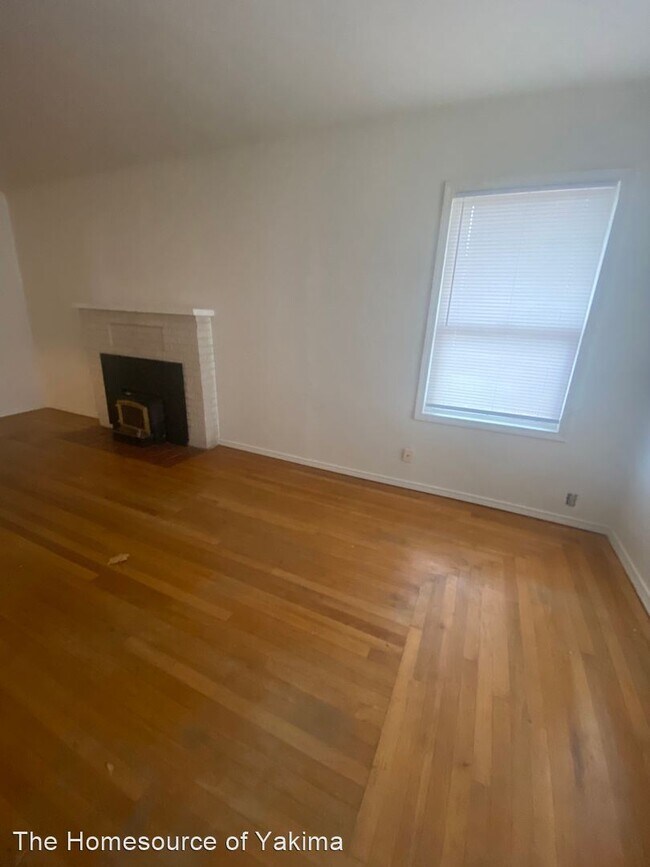 Foto del edificio - 3 br, 1 bath House - 606 S 18th Avenue