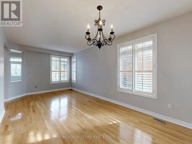 Building Photo - 28 Laurentide Crescent