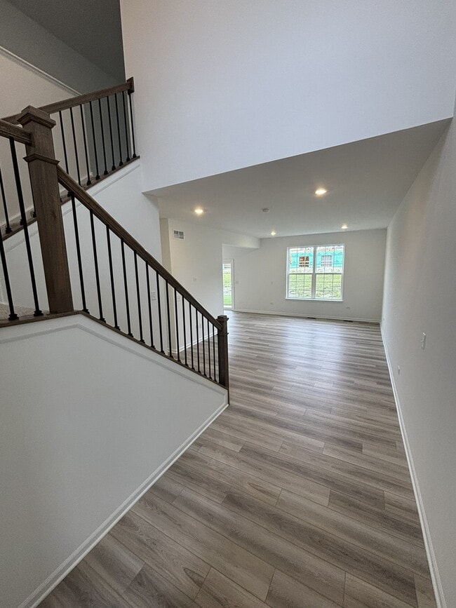 Building Photo - 7707 Nightshade Ln