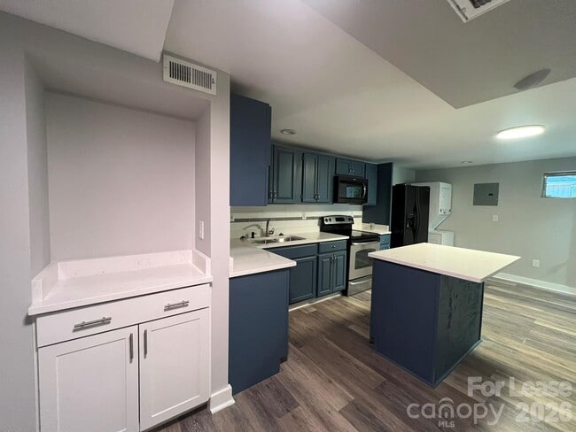 Foto del edificio - 1117 Mineral Springs Rd