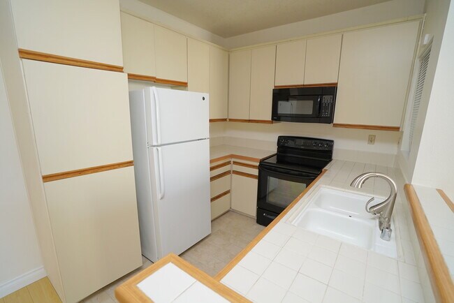 Foto del edificio - New Horizon 1 Bedroom Rental Condo in Saugus!