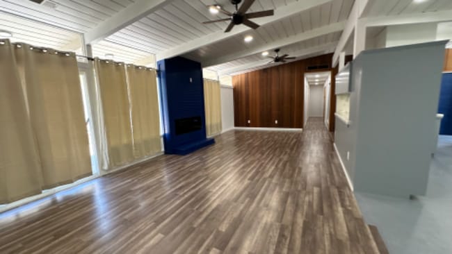 Foto del edificio - 1036 W Alamos Ave