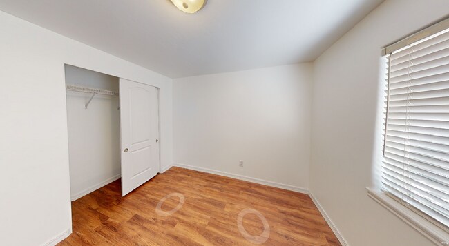 Foto del edificio - 9929 N Mulberry Dr