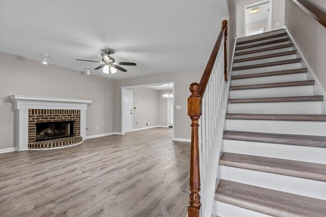 Foto del edificio - 631 Saddlewood Dr