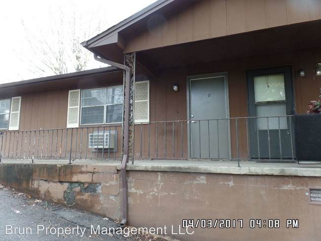 Building Photo - 5507 Fountain Dr
