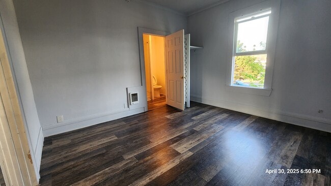 Building Photo - 430 S Holladay Dr