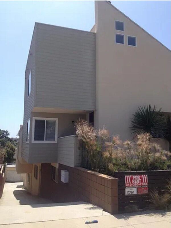 Foto del edificio - 221 N Juanita Ave