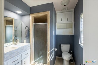 Building Photo - 1306 Ruiz Dr